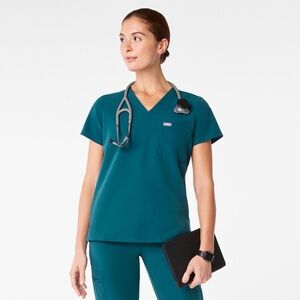 FIGS Catarina Slim Scrub Top